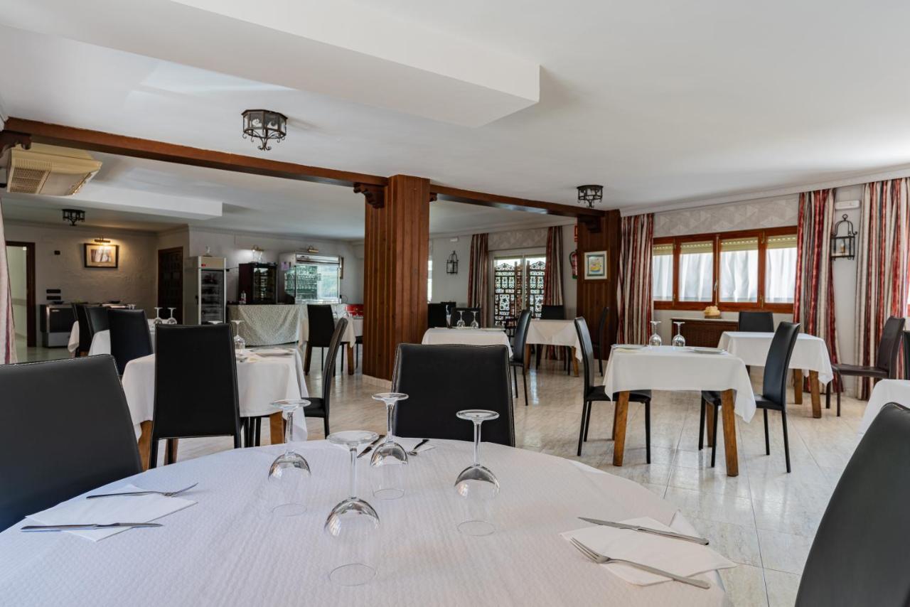 Hotel Restaurante Felipe II (Adults Only) Айна Экстерьер фото