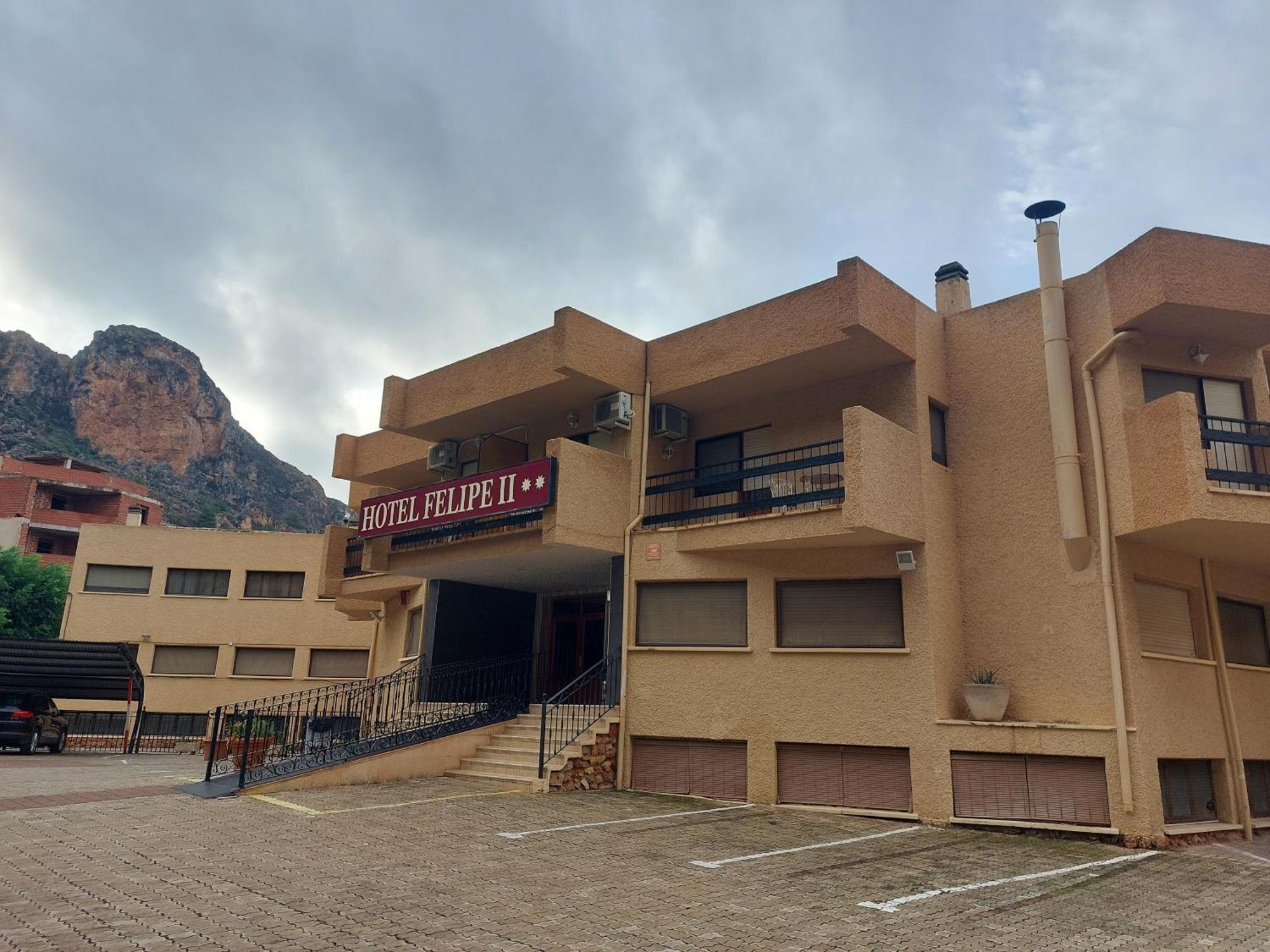 Hotel Restaurante Felipe II (Adults Only) Айна Экстерьер фото